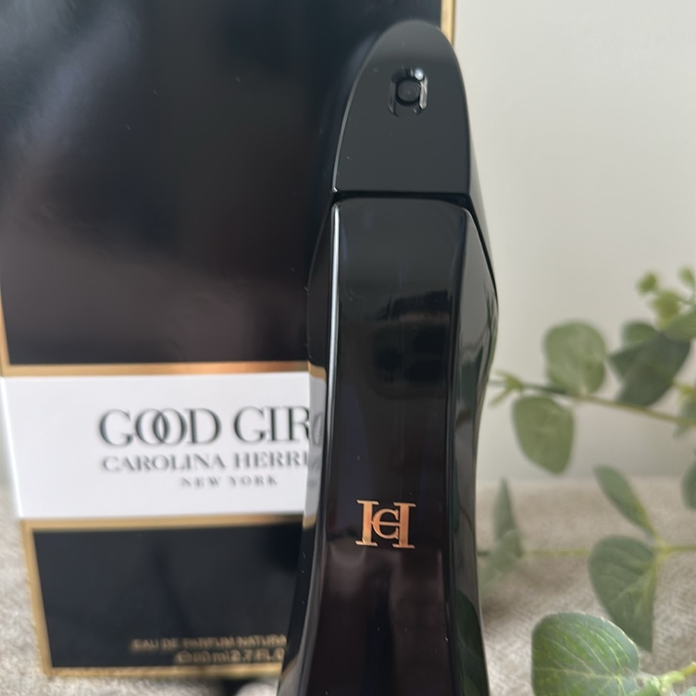 Carolina Herrera Good Girl Parfum - Picture 3 of 4